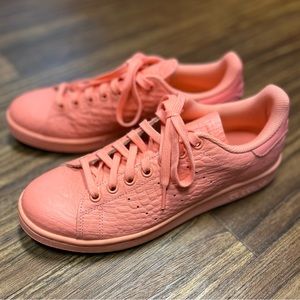 EUC Women’s Adidas Athletic Shoes Size 8.5